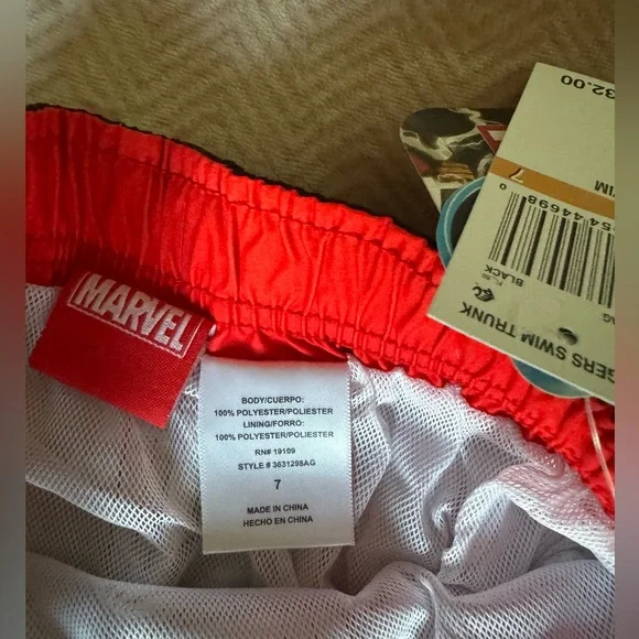 NWT Marvel boys swim trunks - size 7 - Picture 3 of 7